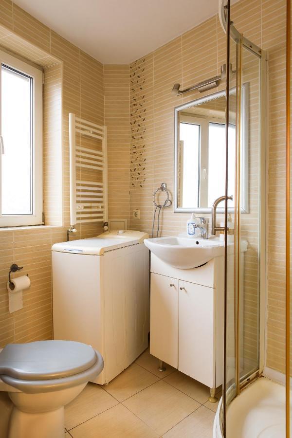 Downtown Studio Apartment Bucharest Exterior photo